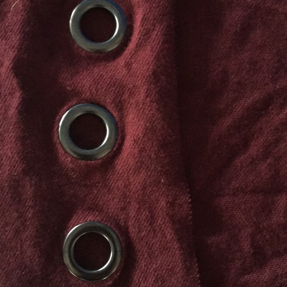 ⏳SOLD⌛️Sleeveless Low Cut Top with Choker & Rivets - Picture 5 of 6